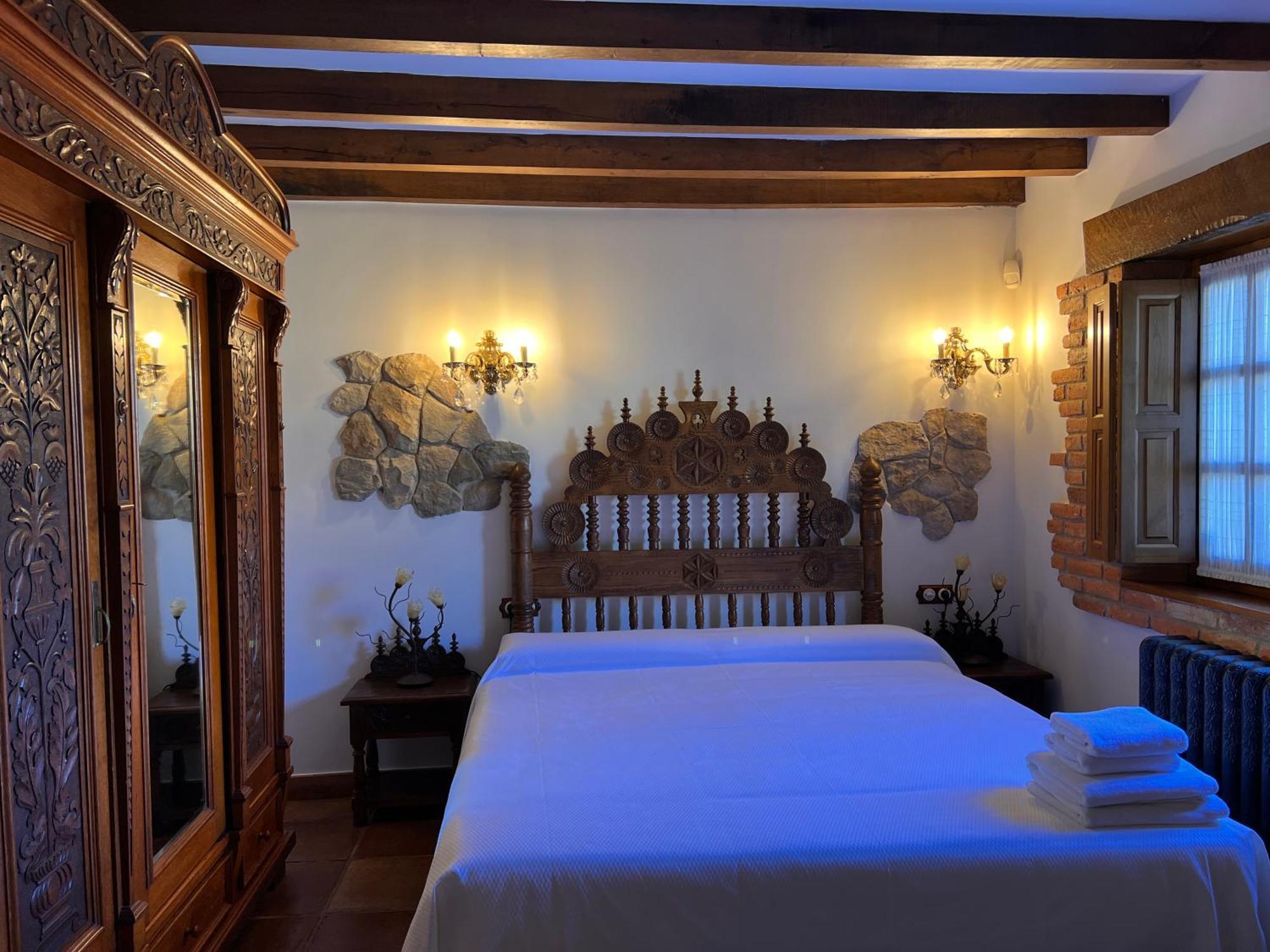 Apartamentos Villa Julieta Ruente エクステリア 写真